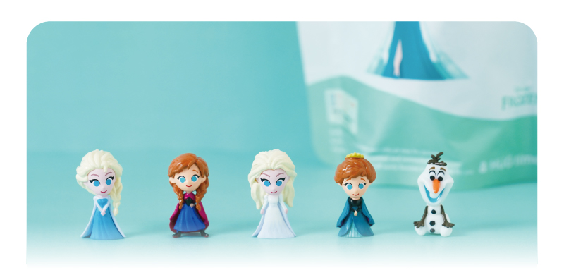無添加バスボールの中から出てくるアナと雪の女王のマスコット5種類(エルサ・エルサ/エピローグ・アナ/エピローグ・オラフ)