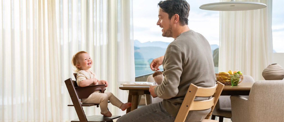 Stokke&circledR; Tripp Trapp&circledR; (ストッケ トリップ トラップ) 親子が互いに目線を合わせ、意義のある会話をすることを可能にするイス